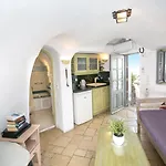 Alexander's 4*