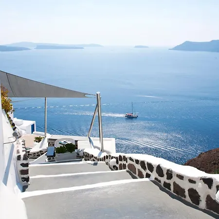 Alexander's Aparthotel 4*