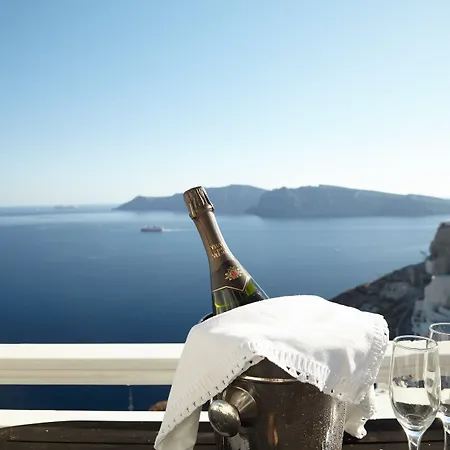 Alexander's Aparthotel 4*