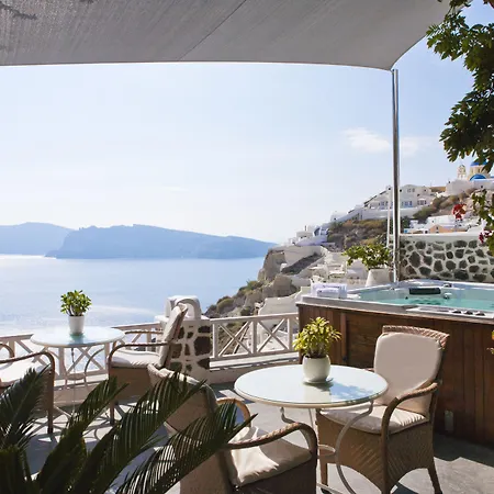 Alexander's Aparthotel 4*