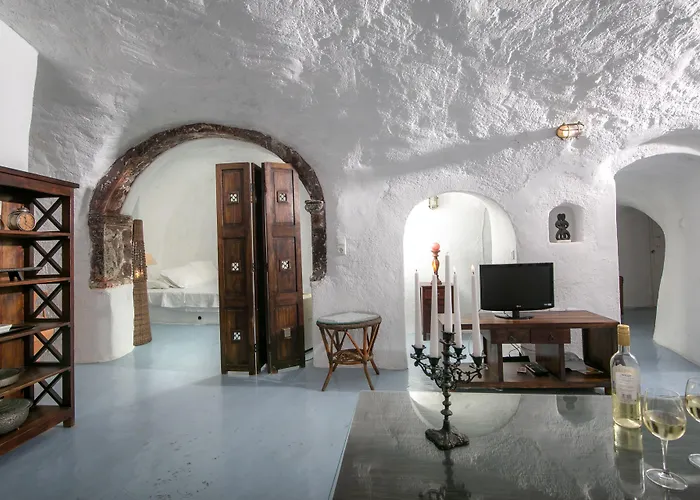 Alexander's Aparthotel 4*