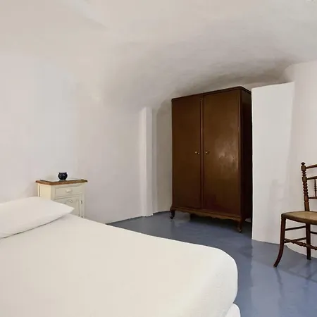 Alexander's Oia (Santorini)