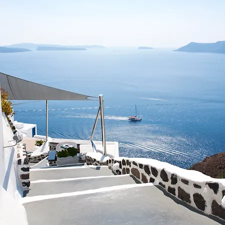 Alexander's Aparthotel 4*