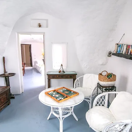 Alexander's 4* Oia (Santorini)