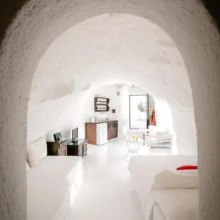 Alexander's Aparthotel 4*