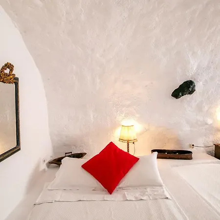 Alexander's Aparthotel 4*