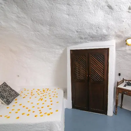 Aparthotel Alexander's 4*