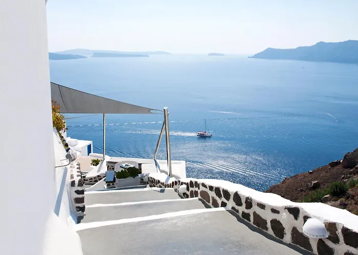 Alexander's Aparthotel 4*